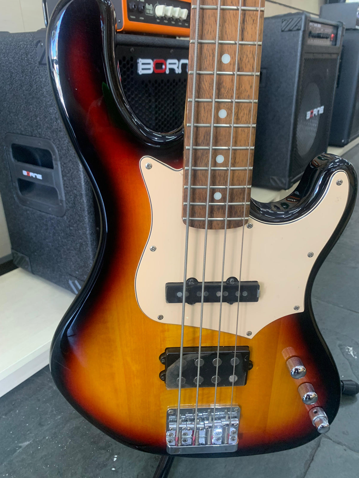 Cort GB34A エレキベース Baixo Cort GB34A 4 Cordas Ativo 3TS - Showroom