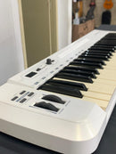 Controlador MIDI Samson Carbon 49T - Produto de Showroom