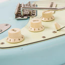 Guitarra Vintage Reissued Strato SSS V6 LB